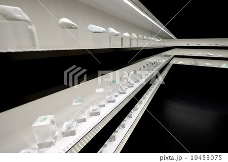 フォッサマグナミュージアム第１展示室　魅惑のヒスイ 19453075