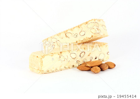 Almond nougat, mandolat 19455414