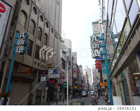 昼間の北新地飲み屋街の写真素材