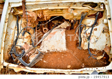 Close up of old rusty car door  19457913