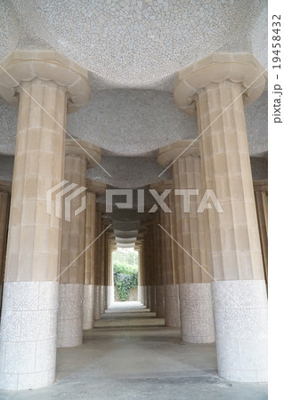 バルセロナのグエル公園 19458432