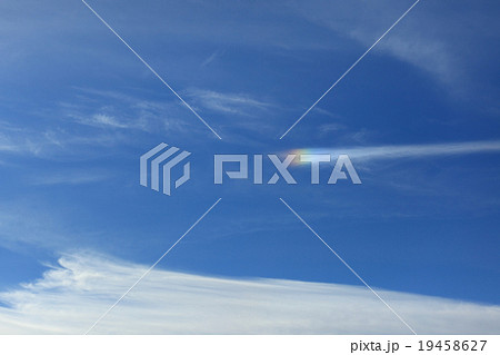 自然　風景　彩雲、縁起の良い印と言われていますが何時も空を見ていると割とよく出会えるそうです① 19458627