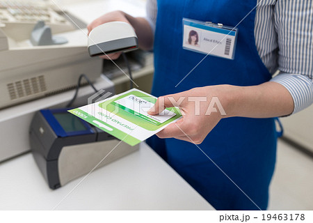 コンビニ 19463178