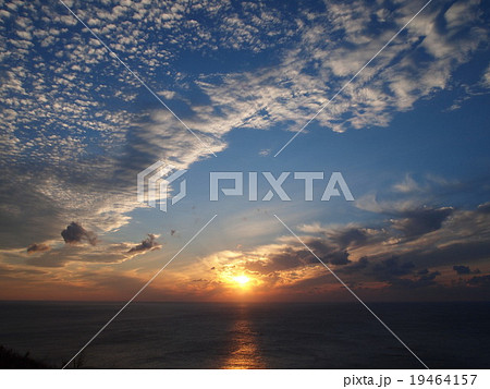 海と夕景と雲 海と夕景と雲 19464157