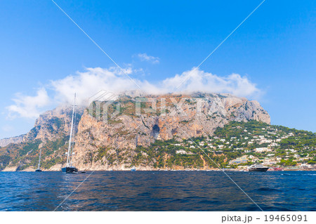 Coastal landscape with rocks of Capri island 19465091