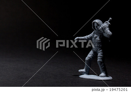 通話する宇宙飛行士 19475201