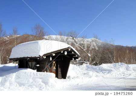 豪雪地帯の小屋 長野県奥志賀高原 豪雪地帯の小屋 長野県奥志賀高原 19475260