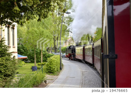 ドイツの路面を走るSL鉄道　モリー鉄道の列車 19476665