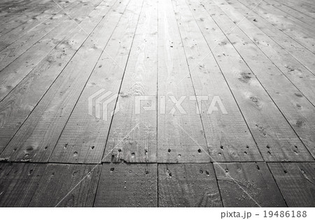 Old gray wooden floor background perspective 19486188