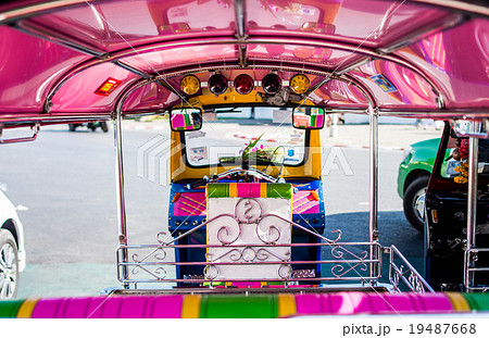 タイのタクシー　トゥクトゥク 19487668