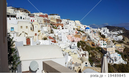 greece architecutre in oia on santorini  19489845