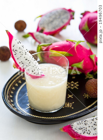 Lychee with Dragon fruit  smoothie 19496703