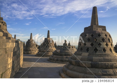 ボロブドゥール寺院遺跡 19496814