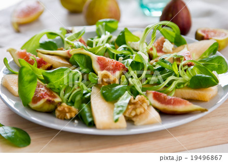 Fig with Melon and Walnut salad 19496867