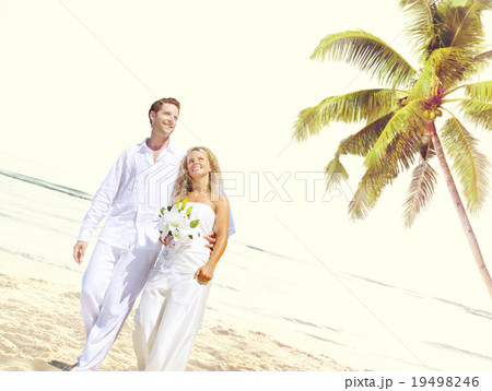 Couple Romance Beach Love Marriage Concept Couple Romance Beach Love Marriage Concept 19498246