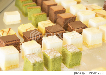 一口ケーキ 19504725
