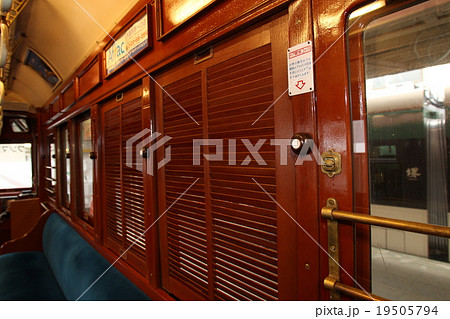 阪堺電鉄 161形電車 車内 鎧戸日除け 阪堺電鉄 161形電車 車内 鎧戸日除け 19505794