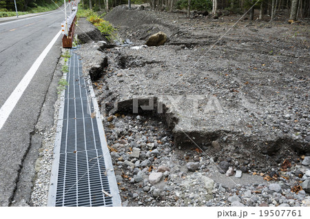 豪雨災害の記録 19507761