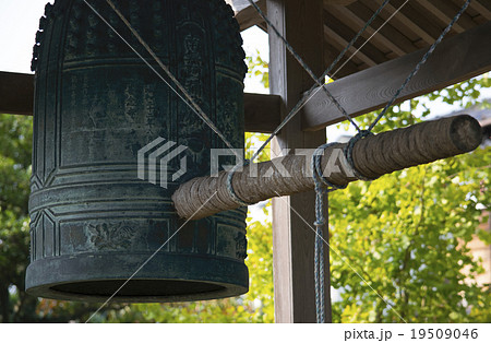 釣り鐘　寺 19509046