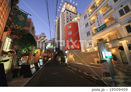 鶯谷風景　（露光間ズーミング） 19509409