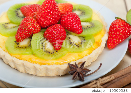 kiwi and strawberry pie tart kiwi and strawberry pie tart 19509588