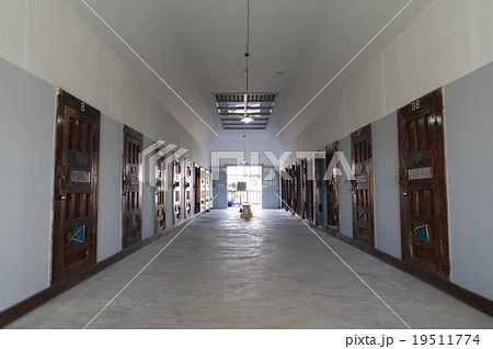 旧松本少年刑務所独居舎房 廊下横 松本市歴史の里(まつもとしれきしのさと) 信州松本の歴史建築群 旧松本少年刑務所独居舎房 廊下横 松本市歴史の里(まつもとしれきしのさと) 信州松本の歴史建築群 19511774