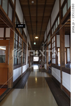 旧長野地方裁判所松本支部庁舎（長野県宝）　中央廊下縦　松本市歴史の里　信州松本の歴史建 19511980