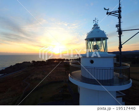 灯台と日の出 灯台と日の出 19517440