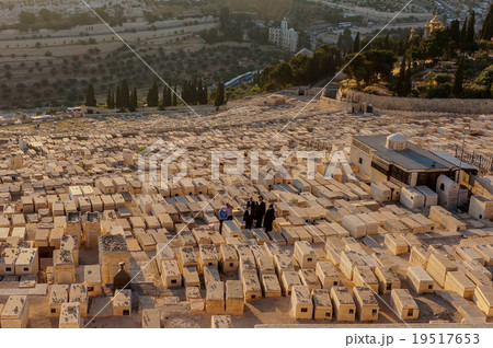 オリーブ山ユダヤ人墓地、イスラエル 19517653