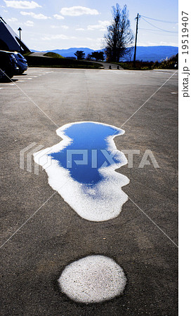 美しい水溜り 19519407