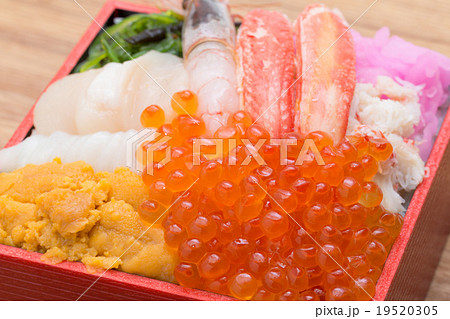 海鮮丼 19520305
