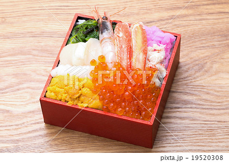 海鮮丼 19520308