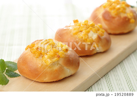 コーンパン 19520889