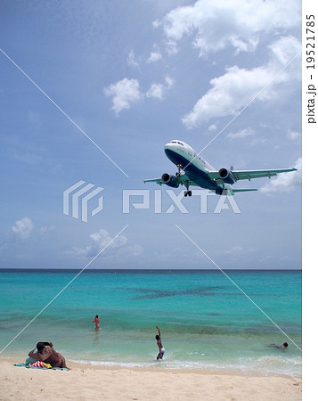 セントマーチン島 マホビーチの写真素材