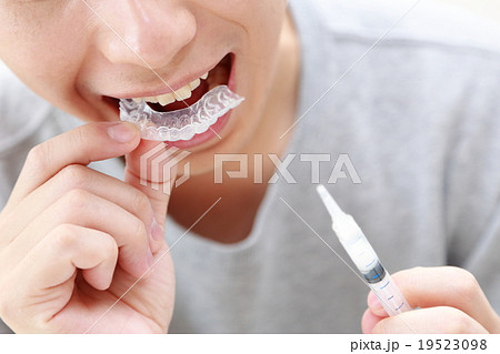 ホワイトニング ホームホワイトニング (歯科 衛生 男性 予防 治療 医療 プラークコントロール) 19523098