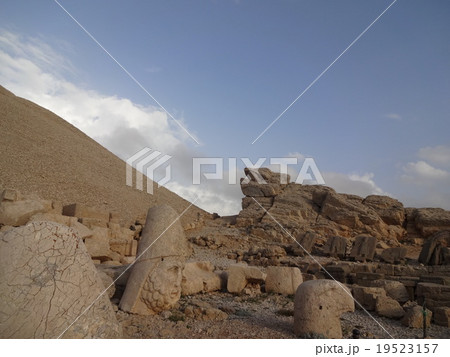 世界遺産　ネムルト・ダウ 19523157