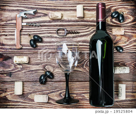 Bottle of wine and accessories 19525804