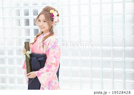 Japanese culture　Graduation ceremonies 19528428