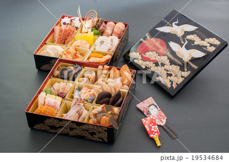 Web印刷に最適！　おせち料理 19534684