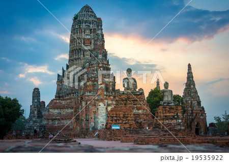Wat Chaiwatthanaram in Ayutthaya Thailand 19535922