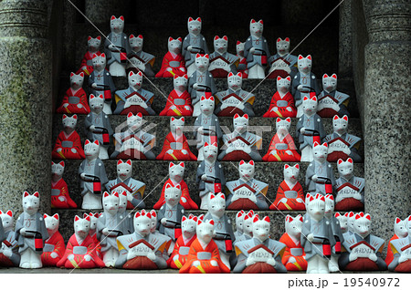 口入稲荷神社の口入人形達-1 19540972