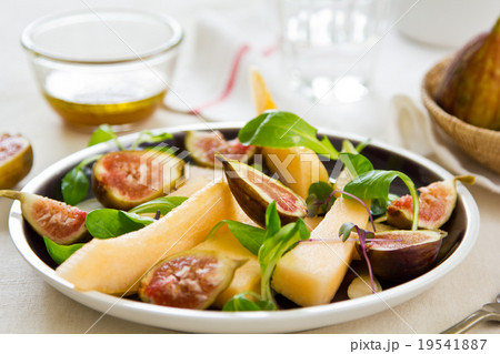 Fig with Melon and Almond salad 19541887