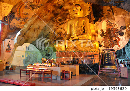 Perak Tong cave temple 19543629