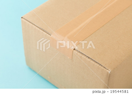 ダンボール　運送イメージ 19544581