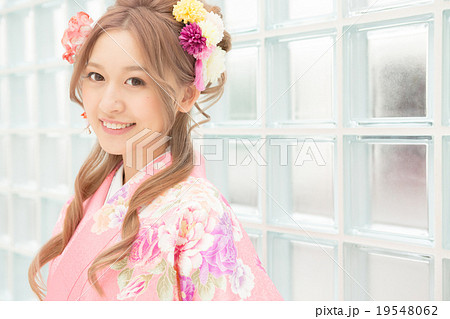 Japanese culture　Graduation ceremonies 19548062