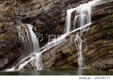 Cameron Waterfall 19548377
