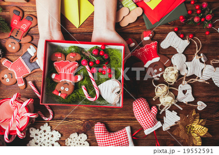 Preparation a Christmas gift box 19552591