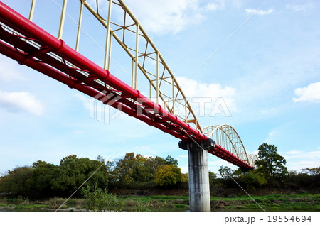 赤い水管橋 19554694