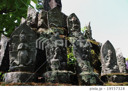 平和を願う石仏　その３　　：　　古来の石像　その５ 19557328