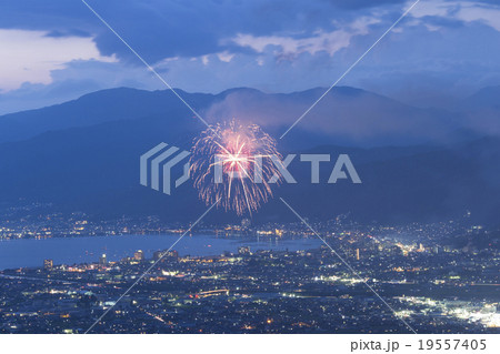 諏訪湖の花火 19557405